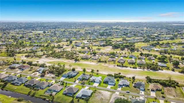 186 FAIRWAY ROAD, Rotonda West, FL 33947