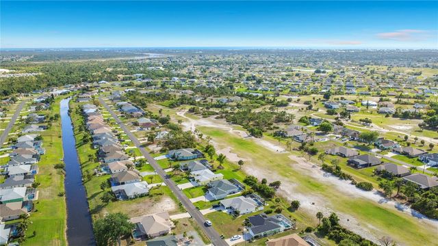 186 FAIRWAY ROAD, Rotonda West, FL 33947