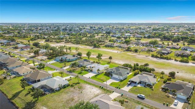 186 FAIRWAY ROAD, Rotonda West, FL 33947
