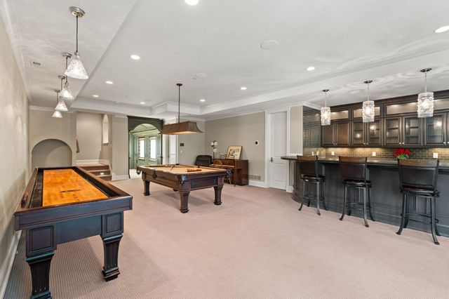 12993 Oak Brook Drive, Urbandale, IA 50323