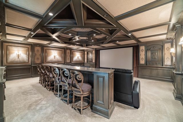 12993 Oak Brook Drive, Urbandale, IA 50323