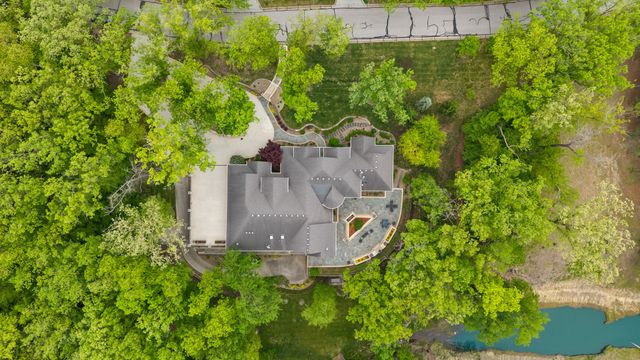 12993 Oak Brook Drive, Urbandale, IA 50323