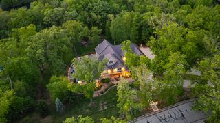 12993 Oak Brook Drive, Urbandale, IA 50323