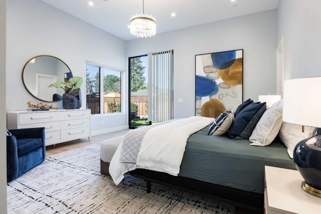 1686 Parkhills Avenue, Los Altos, CA 94024