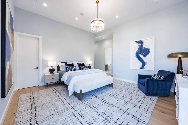 1686 Parkhills Avenue, Los Altos, CA 94024