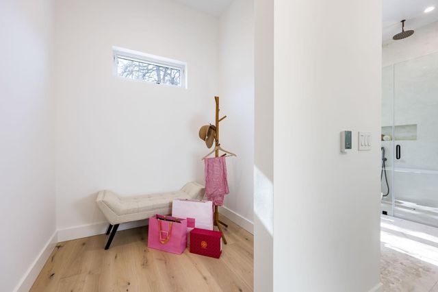 1686 Parkhills Avenue, Los Altos, CA 94024