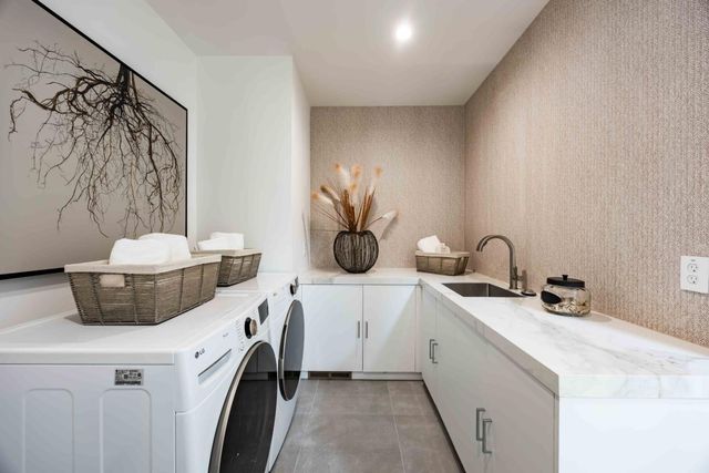 1686 Parkhills Avenue, Los Altos, CA 94024