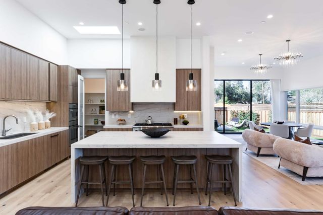 1686 Parkhills Avenue, Los Altos, CA 94024