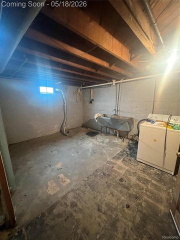 749 Crawford Street, Flint, MI 48507