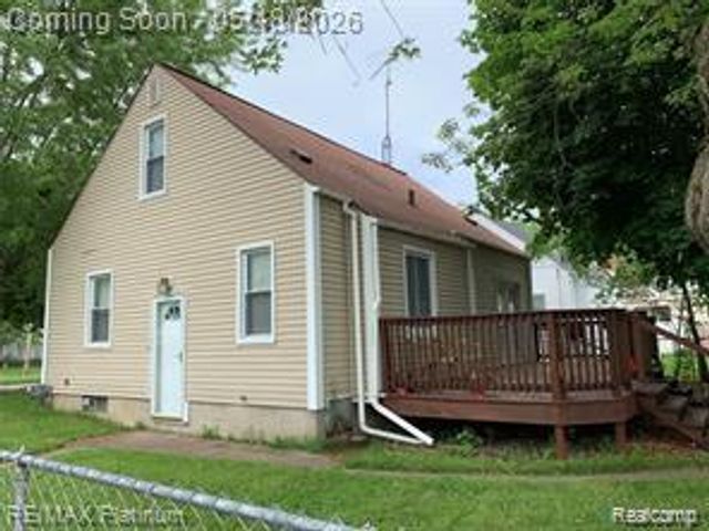 749 Crawford Street, Flint, MI 48507