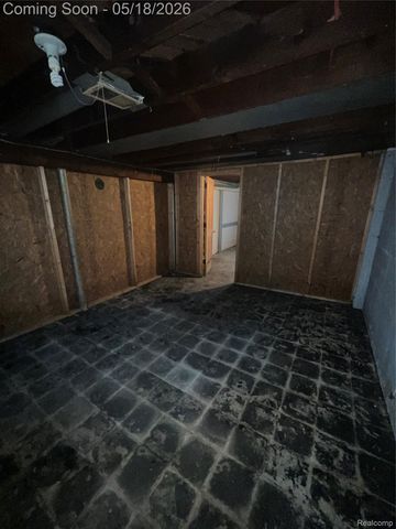 749 Crawford Street, Flint, MI 48507