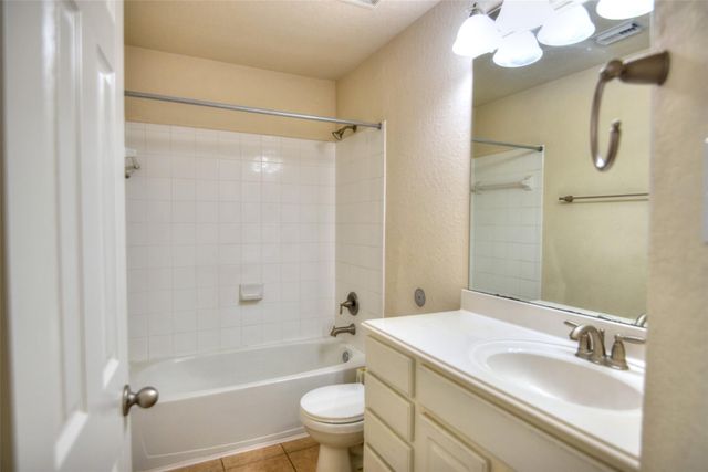 1139 Glenwood Canyon Lane, Houston, TX 77077