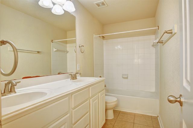 1139 Glenwood Canyon Lane, Houston, TX 77077