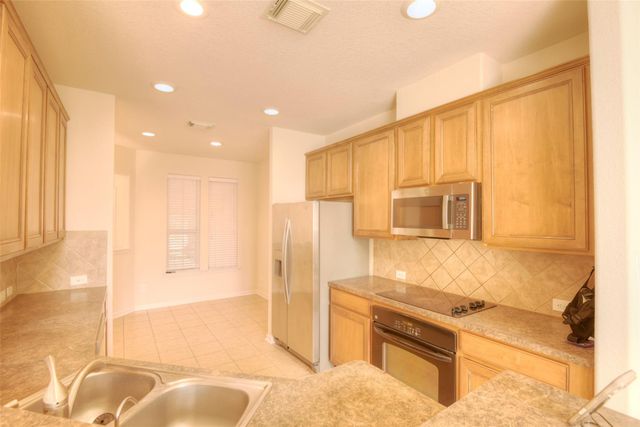 1139 Glenwood Canyon Lane, Houston, TX 77077
