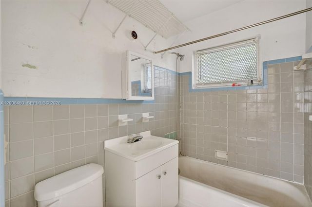 2100 NW 24th St, Miami, FL 33142