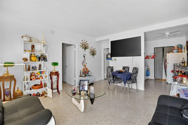 2100 NW 24th St, Miami, FL 33142