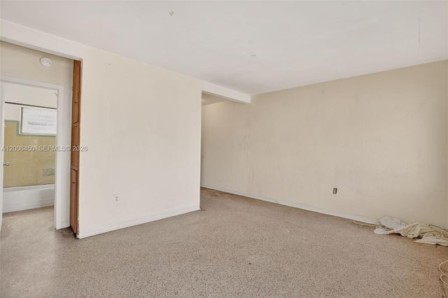 2100 NW 24th St, Miami, FL 33142