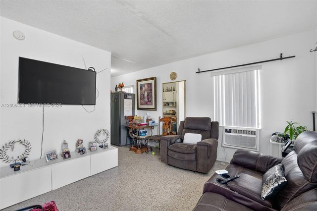 2100 NW 24th St, Miami, FL 33142