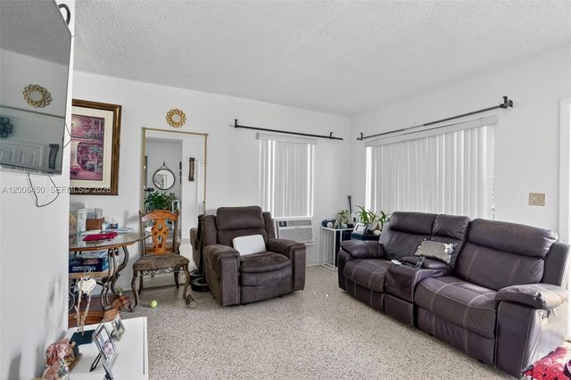 2100 NW 24th St, Miami, FL 33142