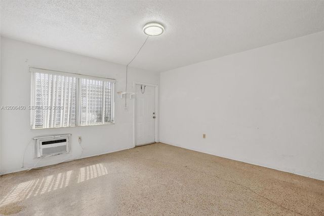 2100 NW 24th St, Miami, FL 33142