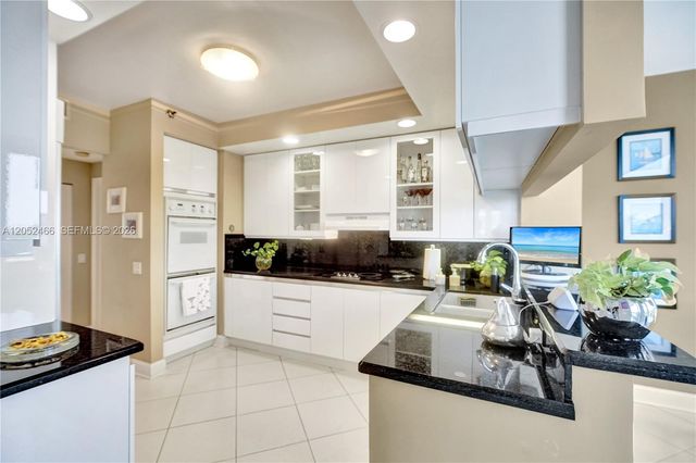 21150 Point Pl 805, Aventura, FL 33180