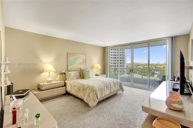 21150 Point Pl 805, Aventura, FL 33180