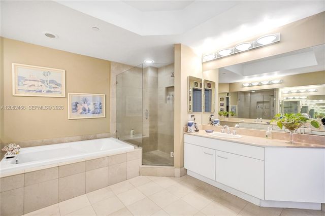 21150 Point Pl 805, Aventura, FL 33180