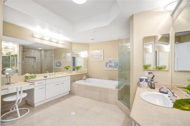 21150 Point Pl 805, Aventura, FL 33180