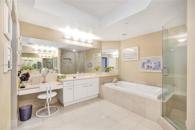 21150 Point Pl 805, Aventura, FL 33180