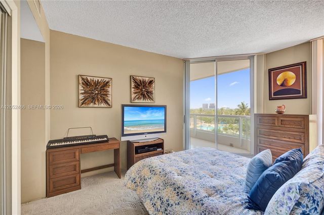 21150 Point Pl 805, Aventura, FL 33180