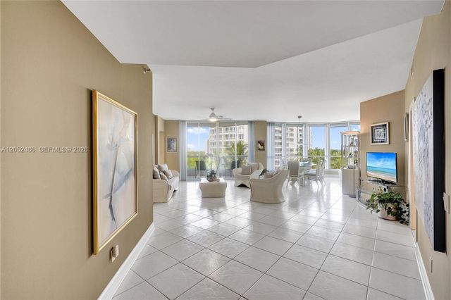 21150 Point Pl 805, Aventura, FL 33180