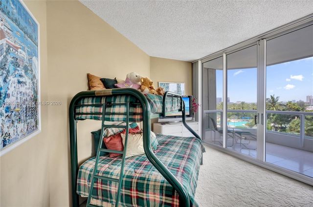 21150 Point Pl 805, Aventura, FL 33180