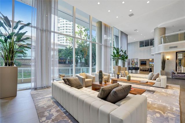 21150 Point Pl 805, Aventura, FL 33180