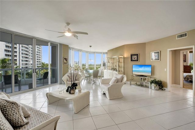 21150 Point Pl 805, Aventura, FL 33180
