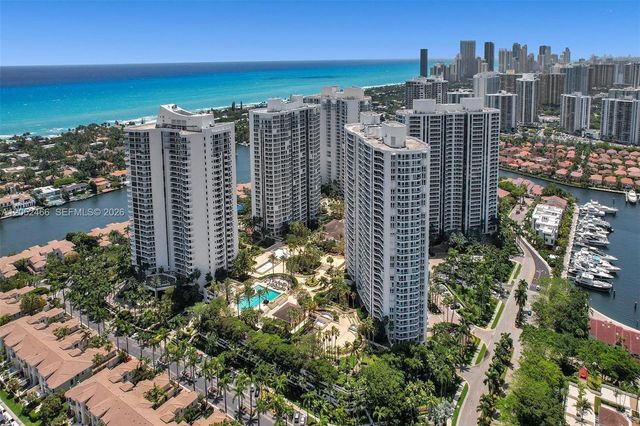 21150 Point Pl 805, Aventura, FL 33180