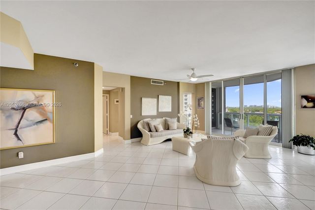 21150 Point Pl 805, Aventura, FL 33180