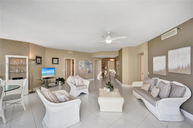 21150 Point Pl 805, Aventura, FL 33180