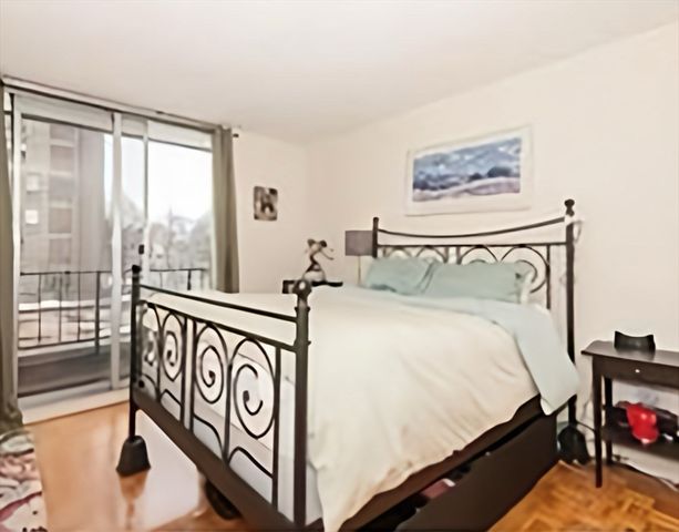 33 Pond Avenue 312, Brookline, MA 02445