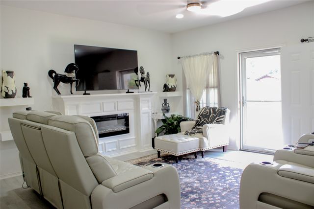 4403 Mountain Hollow Drive, Granbury, TX 76048