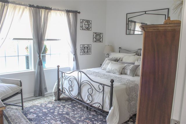 4403 Mountain Hollow Drive, Granbury, TX 76048