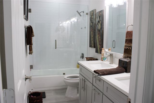 4403 Mountain Hollow Drive, Granbury, TX 76048