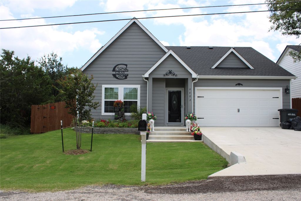 4403 Mountain Hollow Drive, Granbury, TX 76048