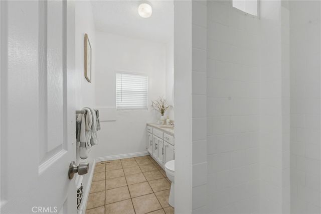 655 W 112th St, Los Angeles, CA 90044