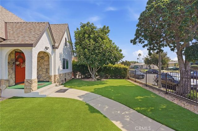 655 W 112th St, Los Angeles, CA 90044
