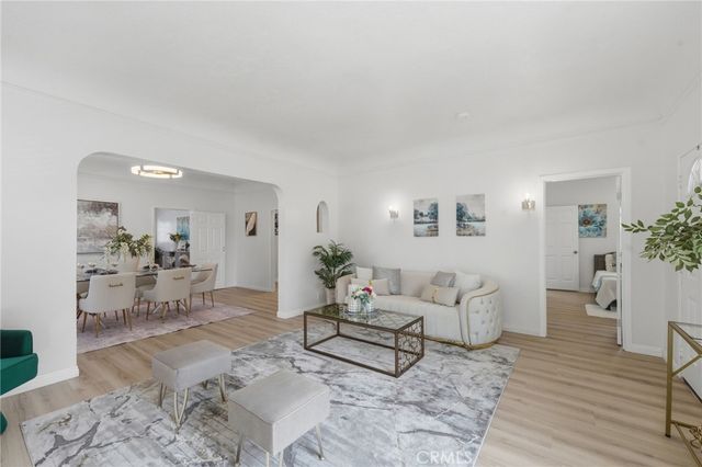 655 W 112th St, Los Angeles, CA 90044