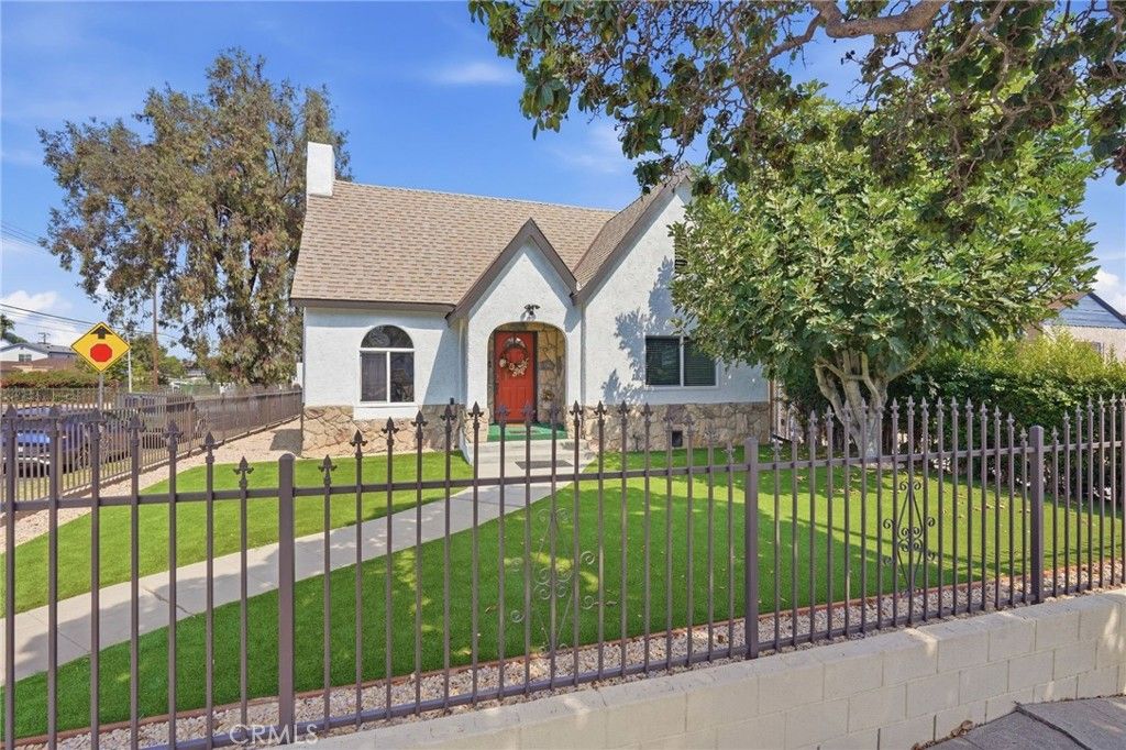 655 W 112th St, Los Angeles, CA 90044 — photo 2