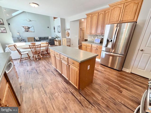 12 MILLINGTON CT, Columbus, NJ 08022