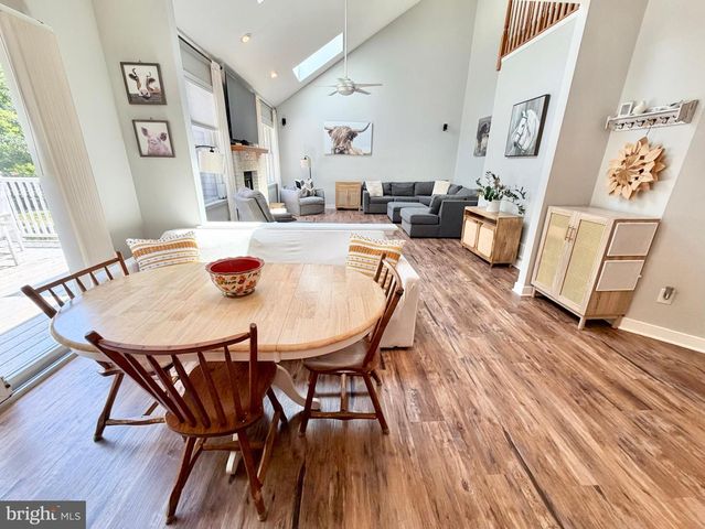 12 MILLINGTON CT, Columbus, NJ 08022