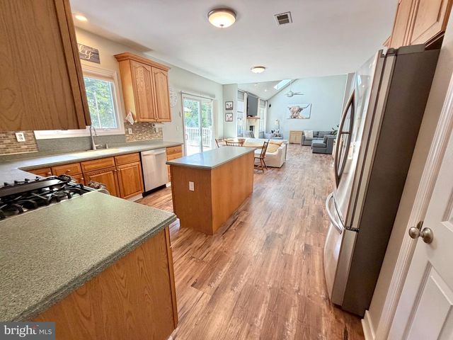12 MILLINGTON CT, Columbus, NJ 08022