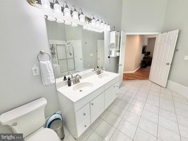 12 MILLINGTON CT, Columbus, NJ 08022